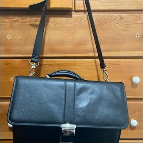 Samsonite leather flap over briefcase with shoulder strap and key - Picture 12 of 12